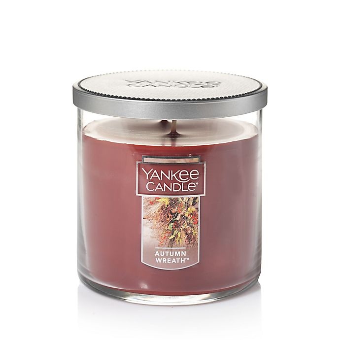 slide 1 of 1, Yankee Candle Housewarmer Autumn Wreath Medium Lidded Candle Tumbler, 1 ct