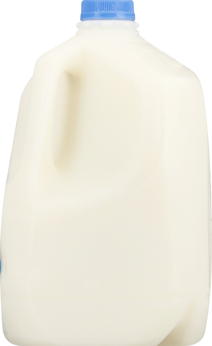 slide 10 of 13, Oakhurst Milk Fat Free Uht- 128 fl oz, 128 fl oz