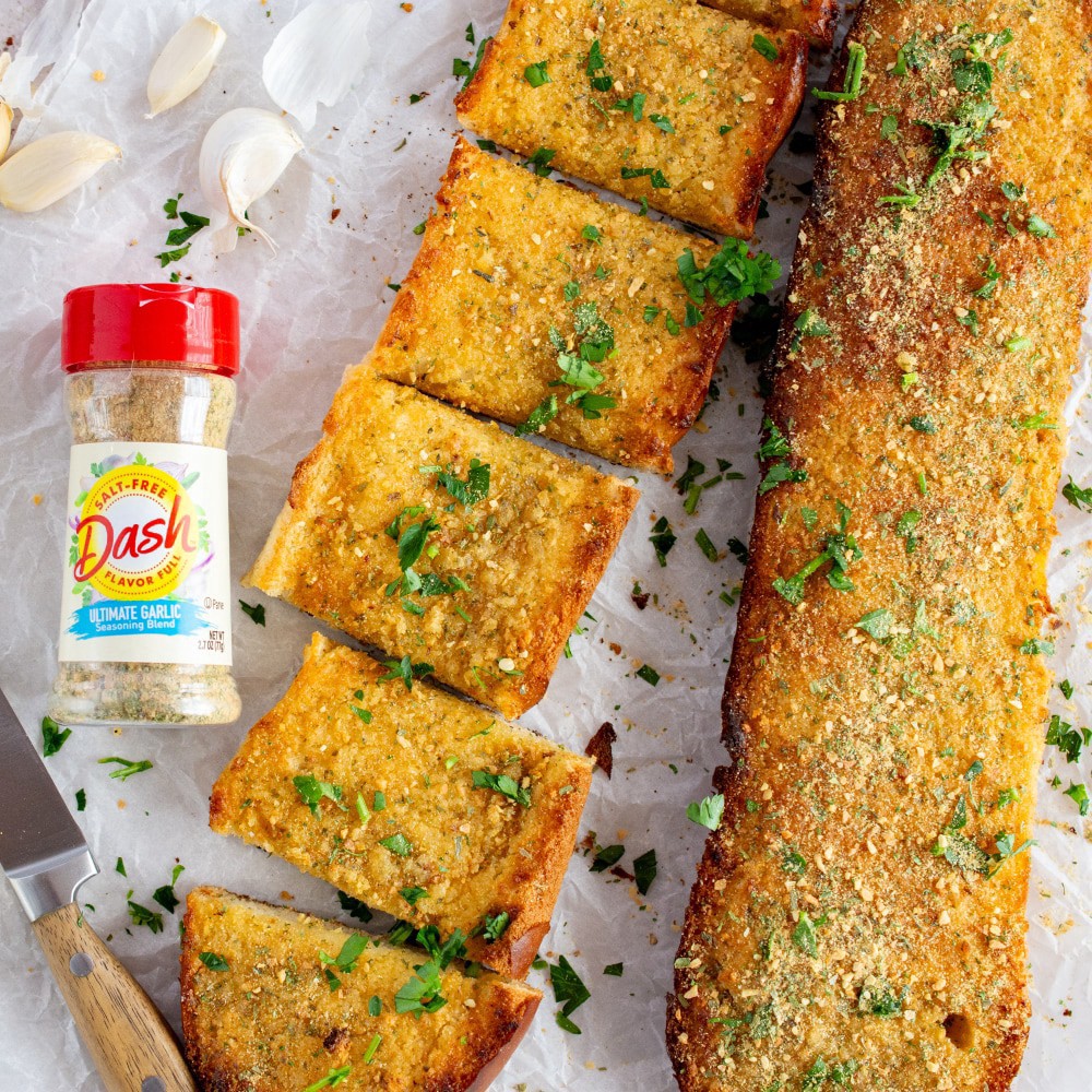 slide 6 of 6, Dash Seasoning Blend, Salt-Free, Ultimate Garlic, 2.7 oz