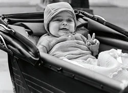 Avanti Card Baby Peace Sign