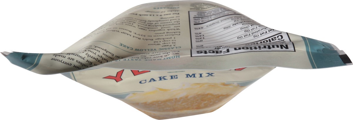 slide 4 of 13, Bob's Red Mill Classic Yellow Cake Mix 15.5 oz, 15.5 oz