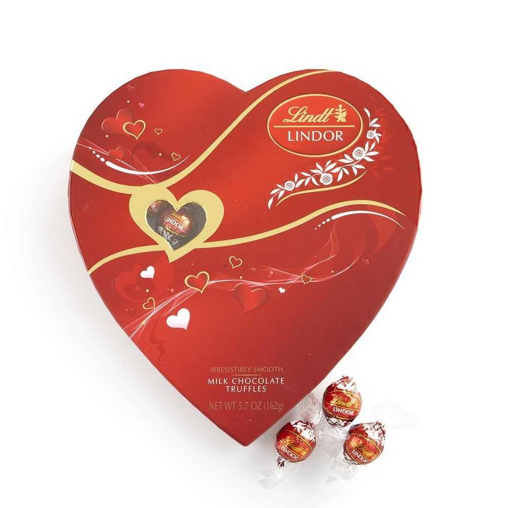 slide 1 of 1, Lindt Lindor Valentine's Milk Chocolates Truffles, 5.7 oz