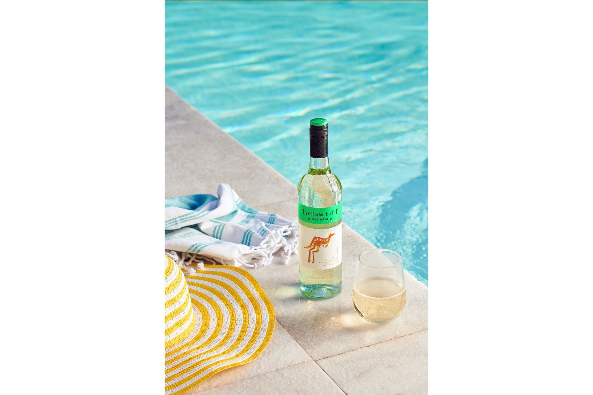 slide 6 of 6, [yellow tail] Australia Pinot Grigio 750 ml, 750 ml