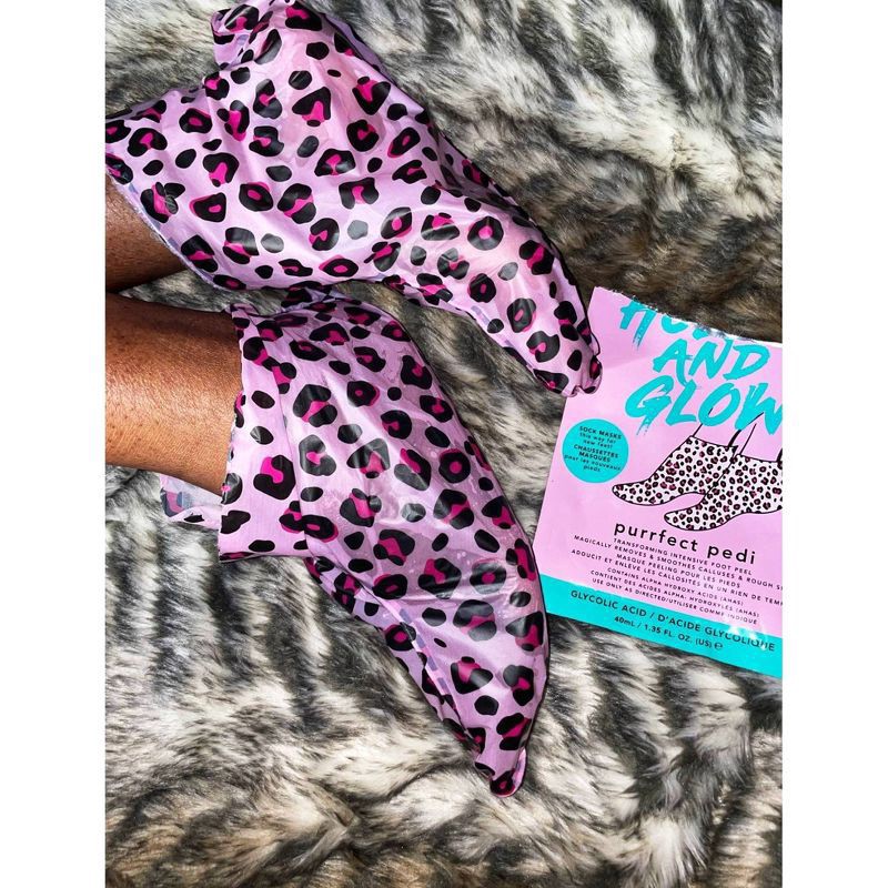 slide 3 of 5, Holler and Glow Purrfect Pedi Foot Mask - Cheetah - 1.35 fl oz, 1.35 fl oz