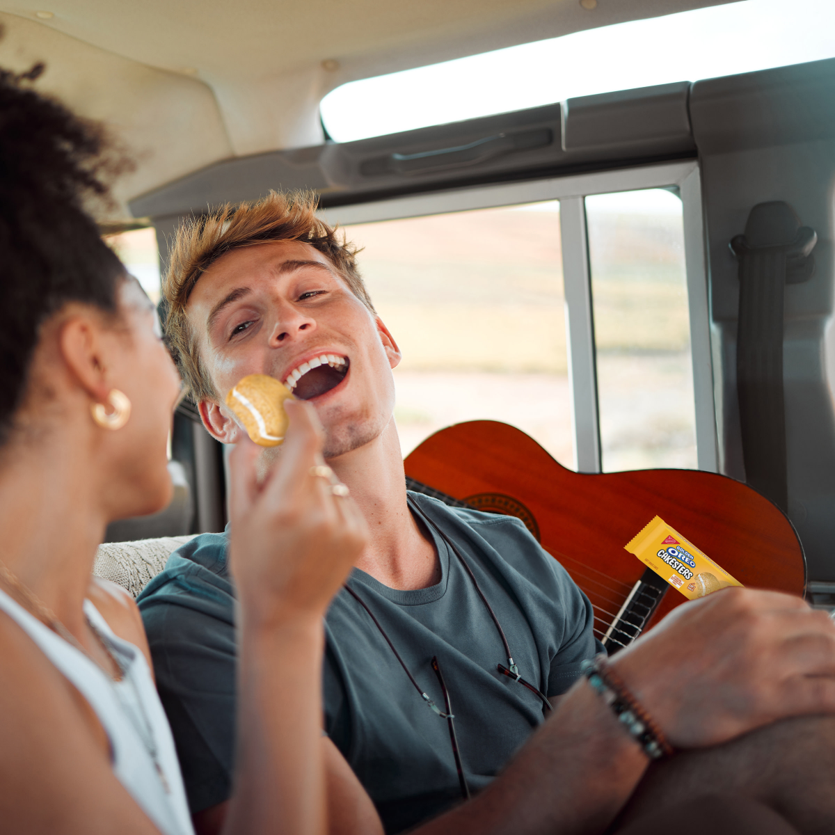 slide 16 of 29, Golden Oreo OREO Golden Cakesters Soft Snack Cakes, 5 - 2.02 oz Snack Packs, 10.1 oz