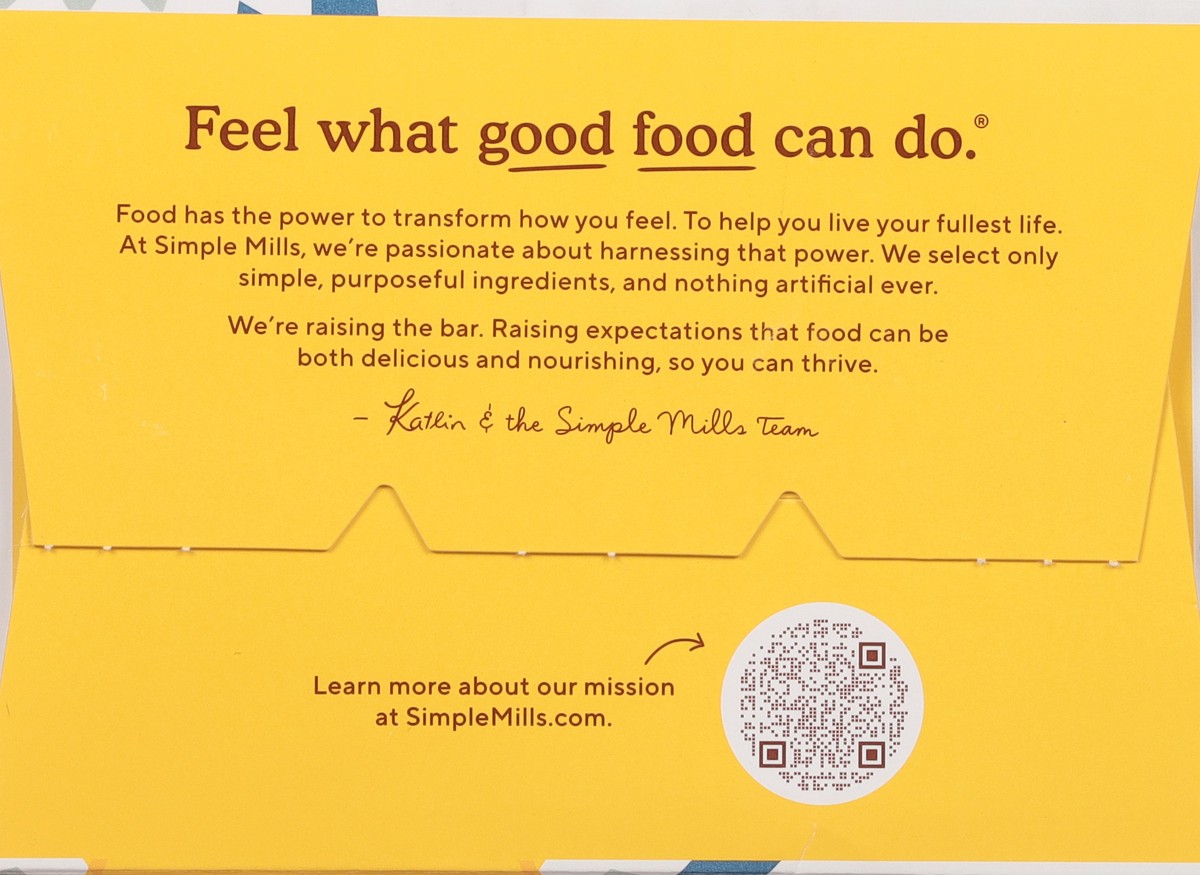 slide 2 of 17, Simple Mills Almond Flour Fine Ground Sea Salt Crackers 8 - 0.8 oz Packs, 8 ct