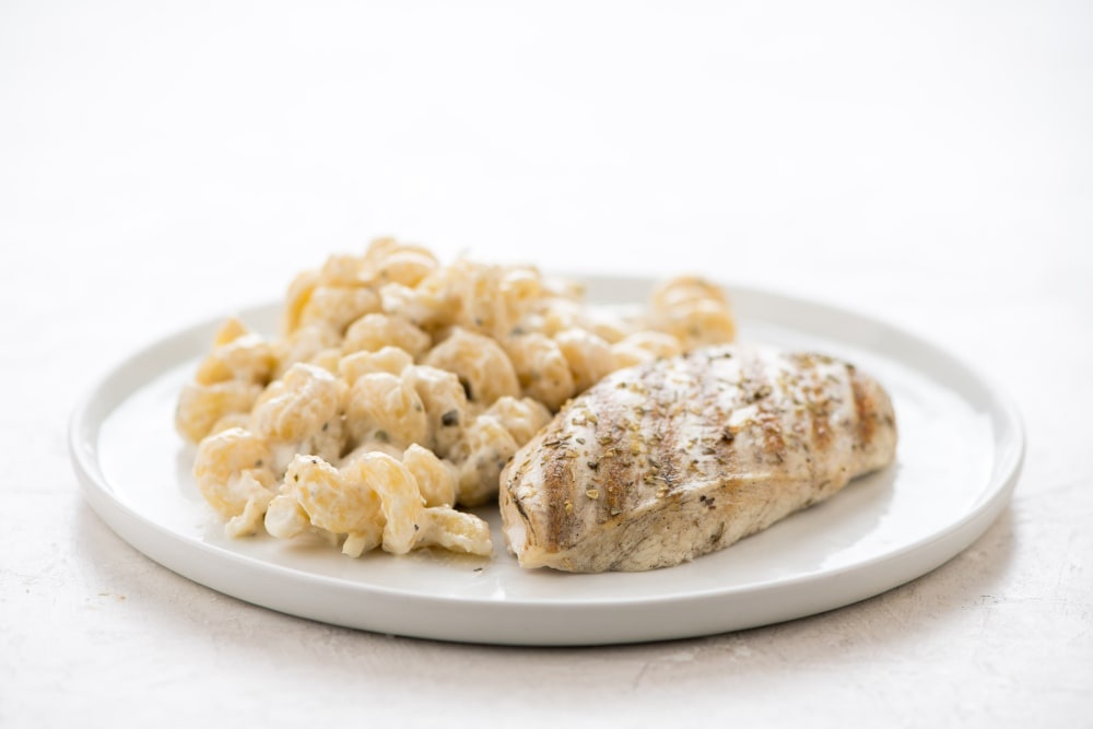 slide 1 of 1, Home Chef Heat & Eat Chicken Alfredo With Cavatappi Pasta, 1 ct