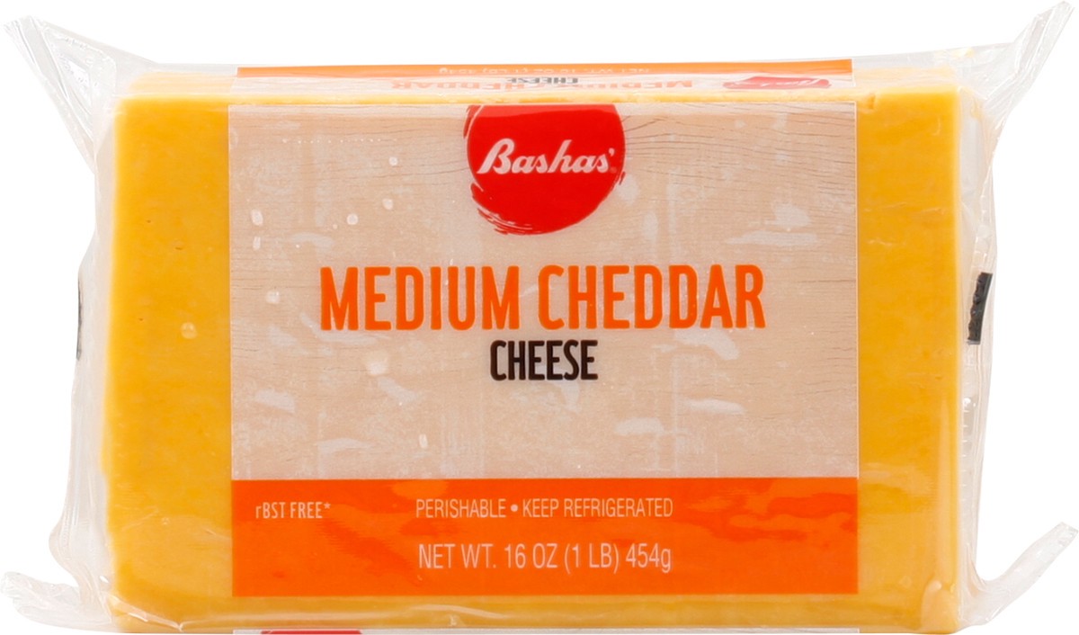 slide 12 of 14, Bashas Chunk Medium Cheddar, 16 oz