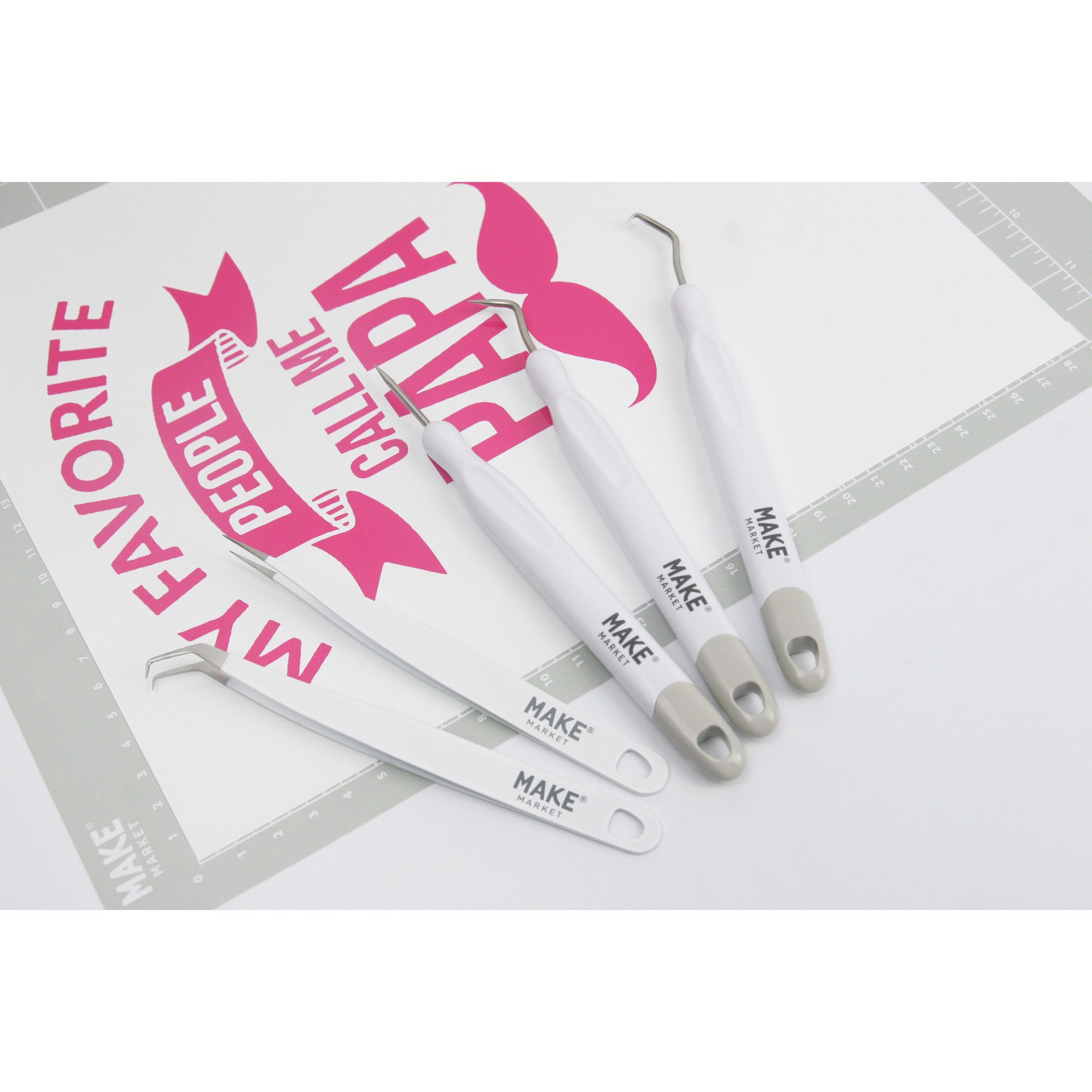 slide 4 of 4, Ergonomic Weeding Tool Kit By Make Market, 11.81 in x 10.63 in x 7.09 in