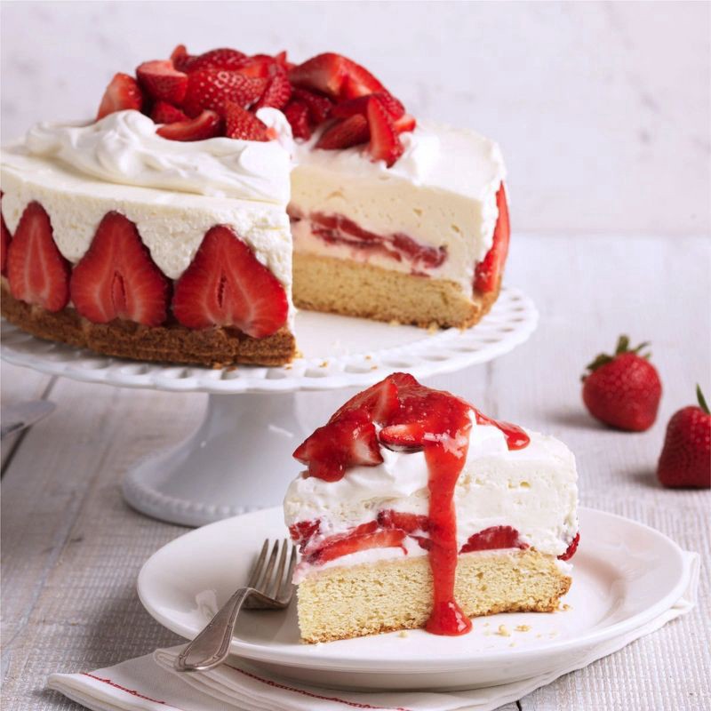 slide 2 of 5, Driscoll's Strawberries in a Heart Shaped Package - 15oz, 15 oz