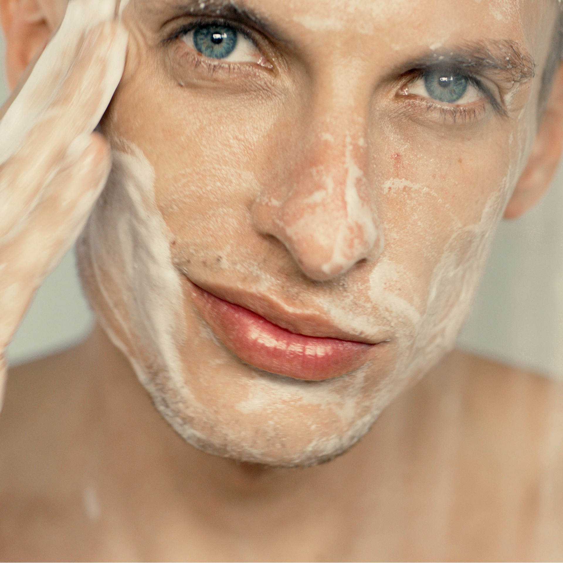 slide 8 of 10, Neutrogena Hydro Boost Cleansing Gel, Refill Pouch, 16 Fl. Oz, 16 oz