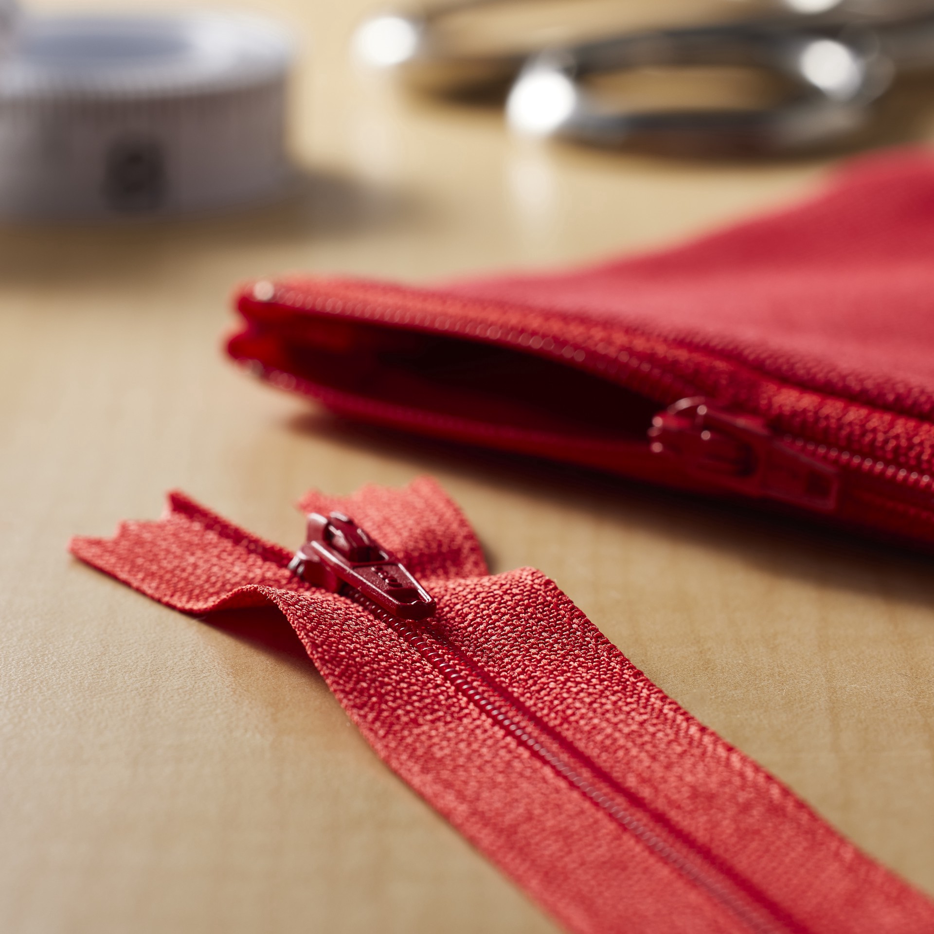 slide 3 of 5, Coats & Clark All-Purpose Polyester Zipper, 7 in