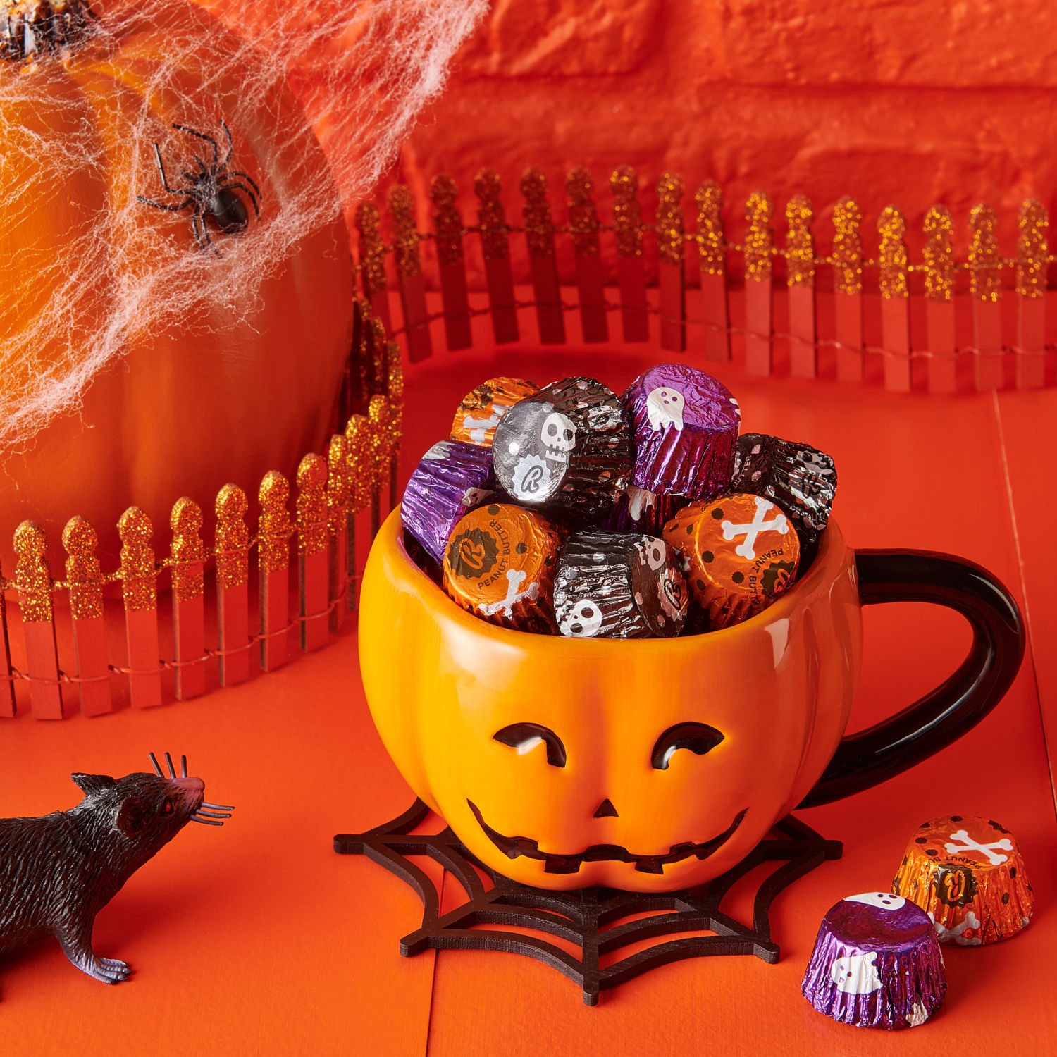 slide 8 of 8, Reese's Miniatures Milk Chocolate Peanut Butter Cups, Halloween Candy Bag, 9.92 oz, 9.92 oz
