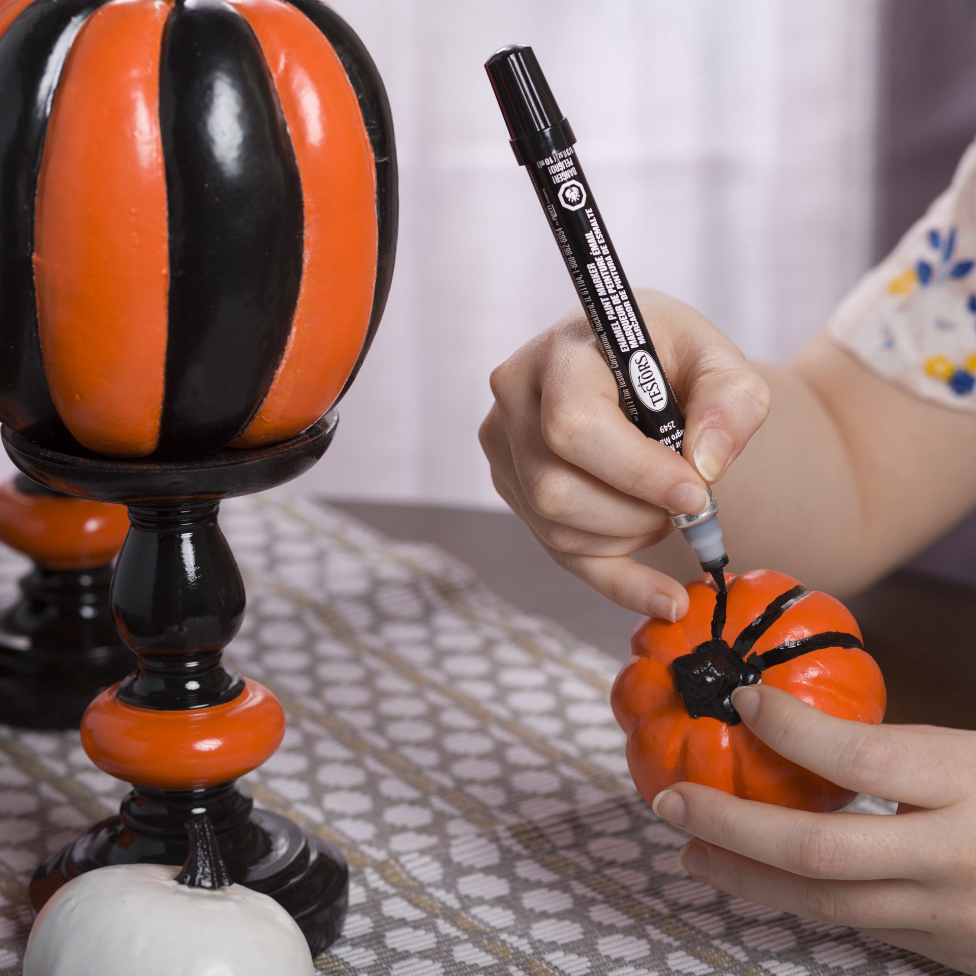 slide 5 of 5, Testors Glossy Chisel Tip Enamel Marker, 10 ml