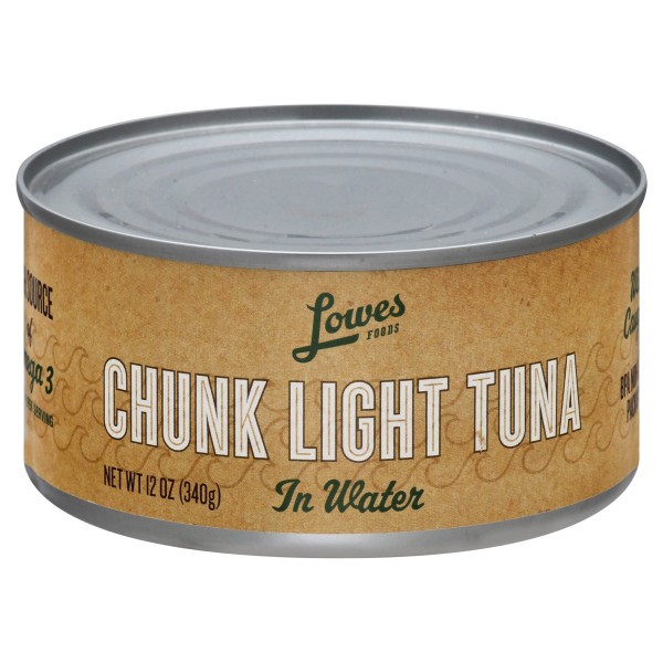 slide 1 of 1, Lowes Foods Wild Caught Chunk Light Tuna in Water, 12 oz