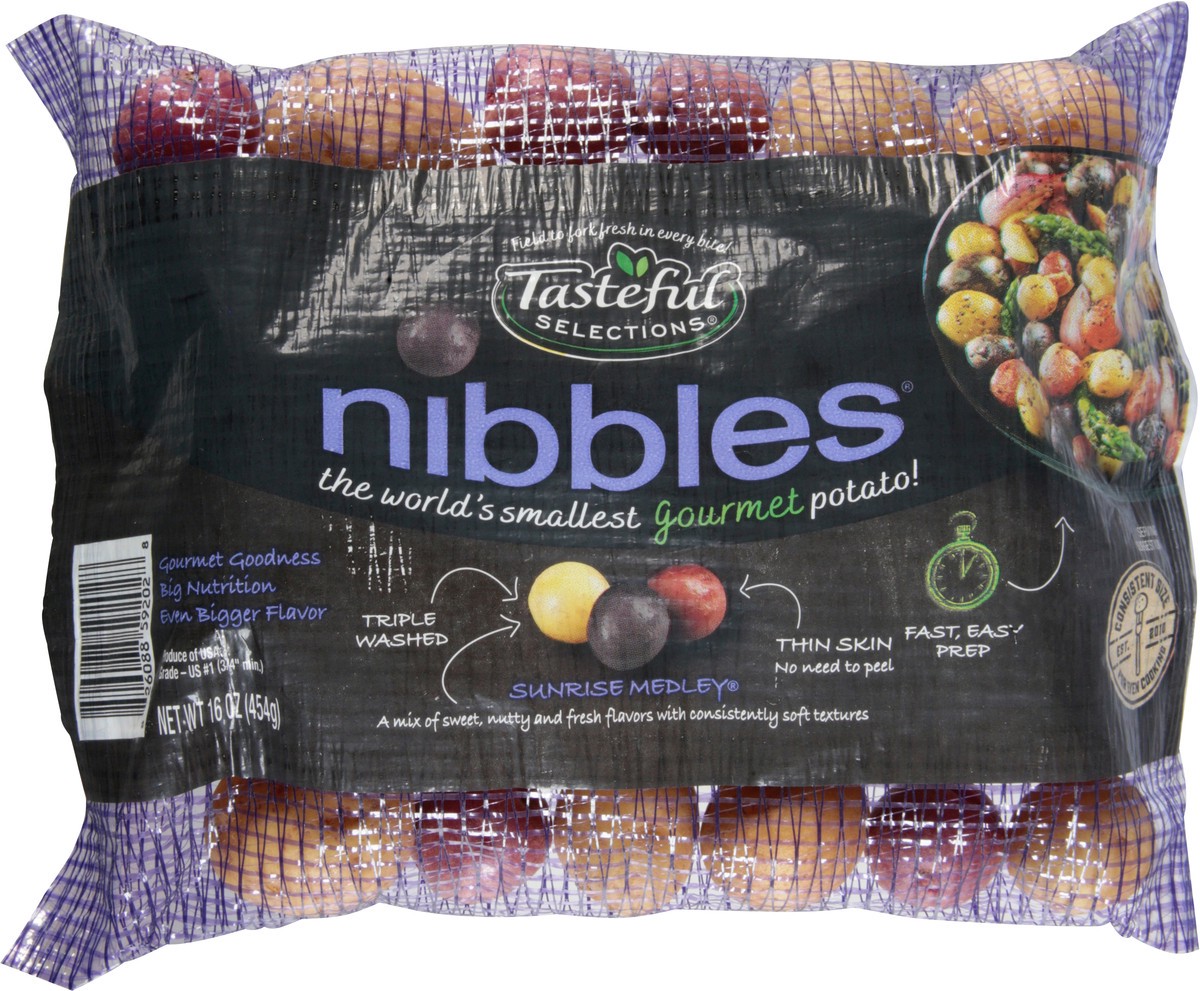 slide 4 of 7, Tasteful Selections Sunrise Nibbles Medley, 16 oz