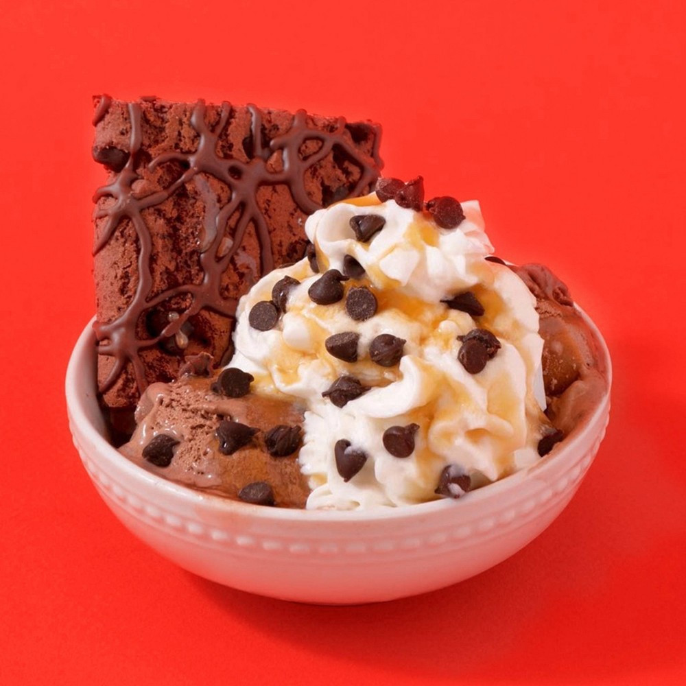 slide 9 of 26, Fiber One 70 Calorie Brownies, Chocolate Fudge, Snack Bars, Value Pack, 12 Bars, 10.6 oz, 12 ct