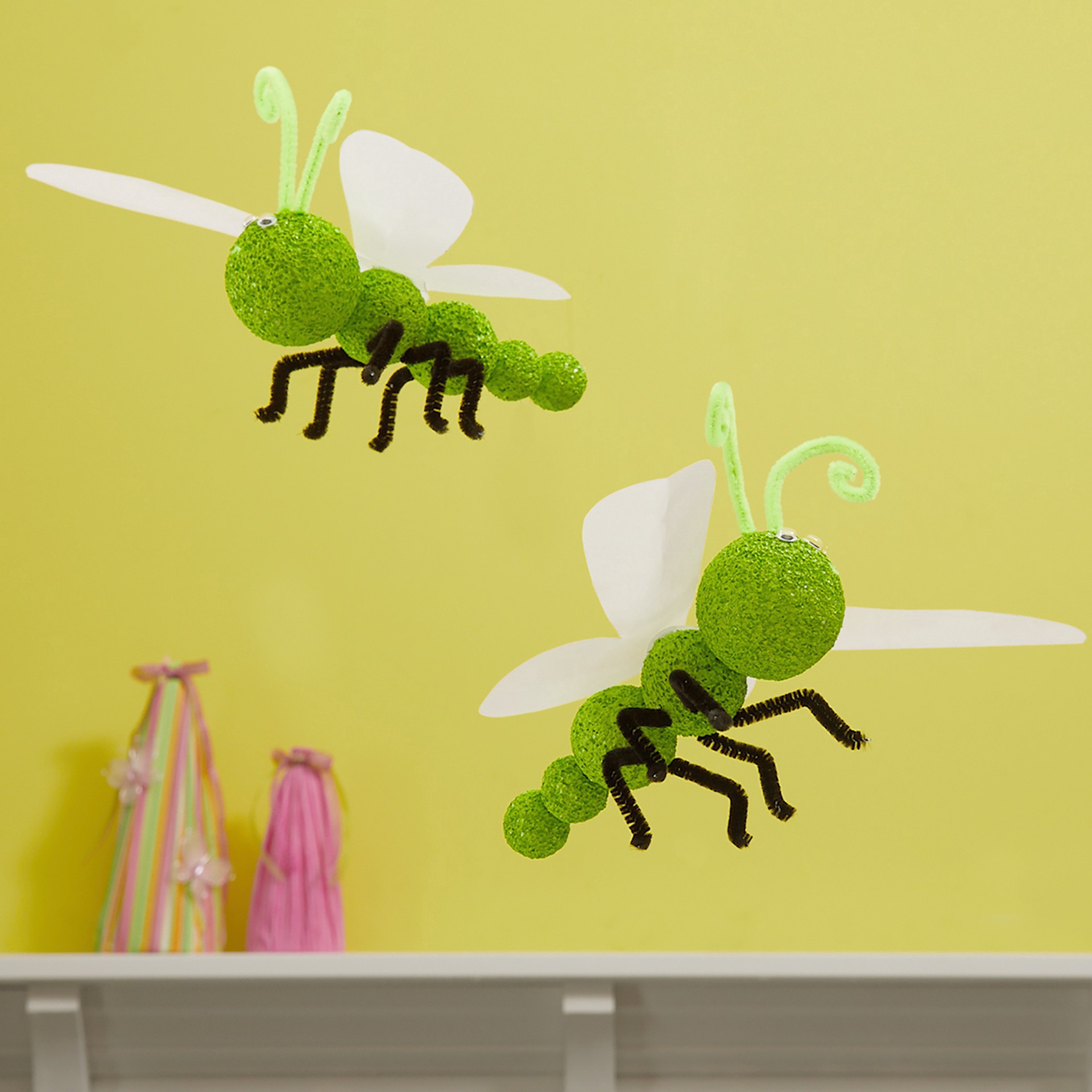 slide 6 of 7, Floracraft Craftfōm Balls, White, 2.3 in