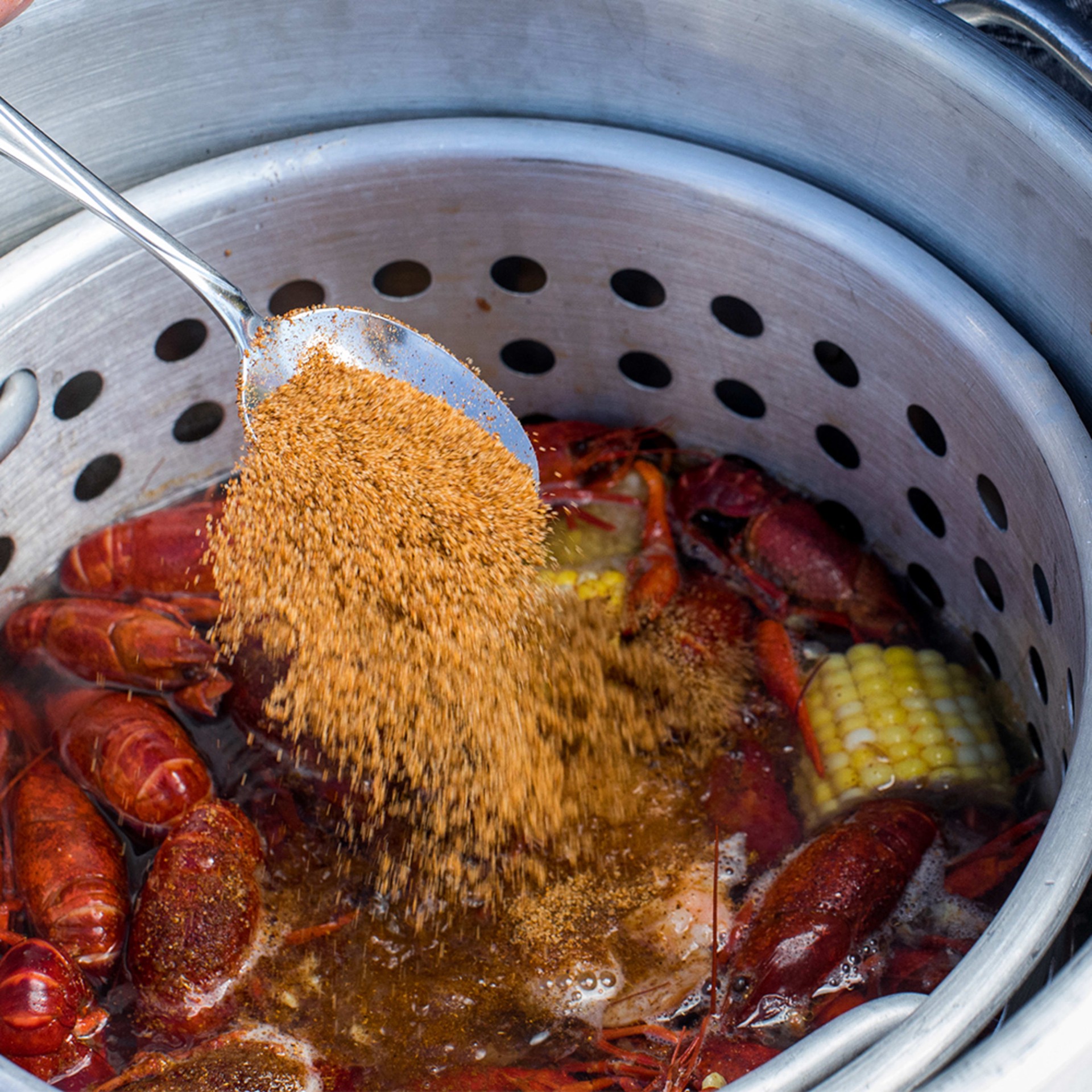 slide 2 of 5, Zatarain's Crab Boil Seasoning - Extra Spicy, 63 oz