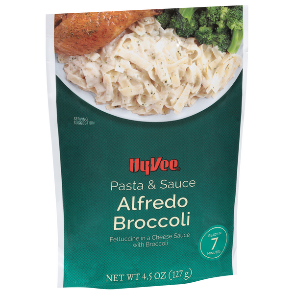 slide 1 of 1, Hy-vee Alfredo Broccoli Fettuccine Pasta In A Cheese Sauce With Broccoli - 4.5 oz, 4.5 oz