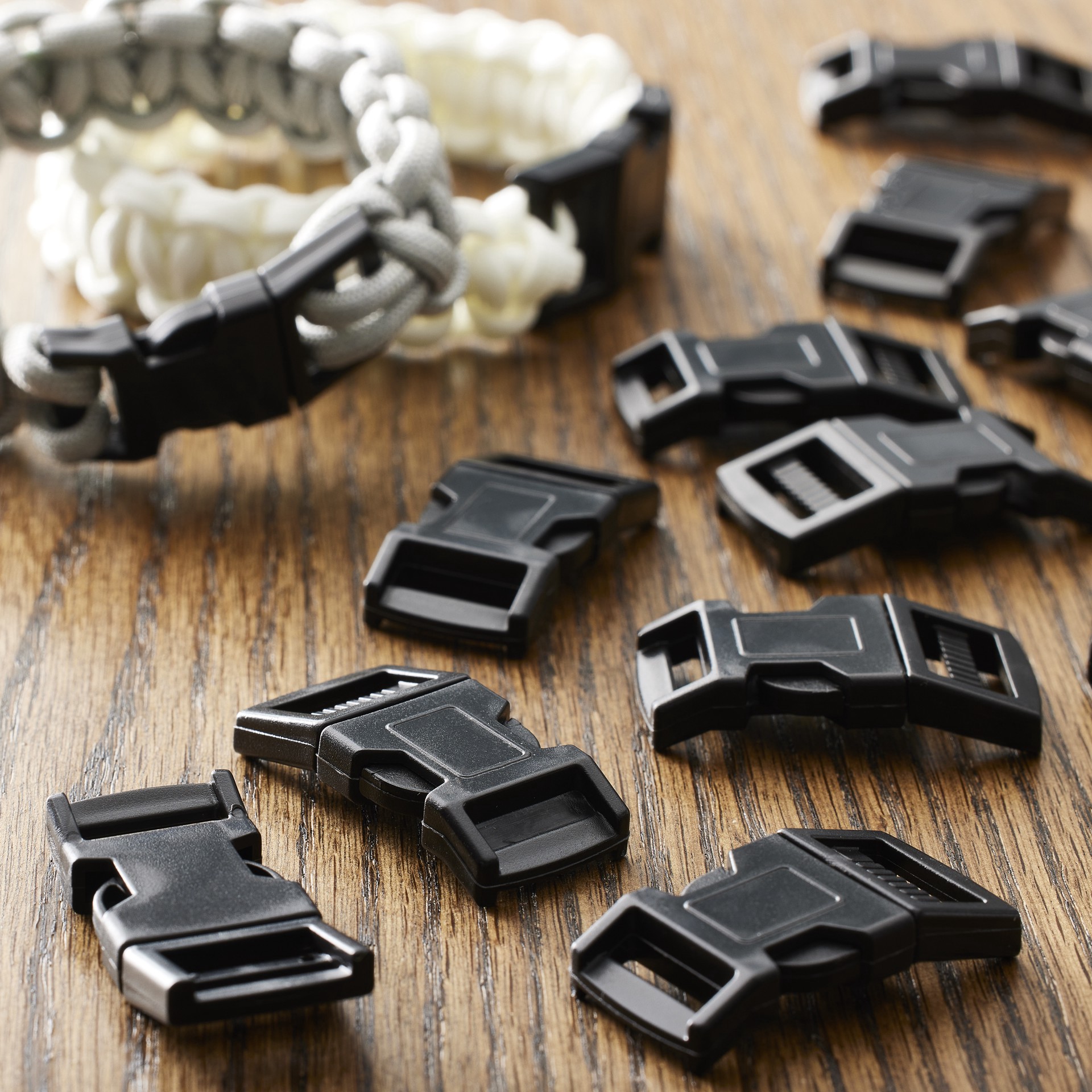 slide 2 of 3, Pepperell Branding Co. Parachute Cord Buckles, 15mm, Value Pack, 15mm