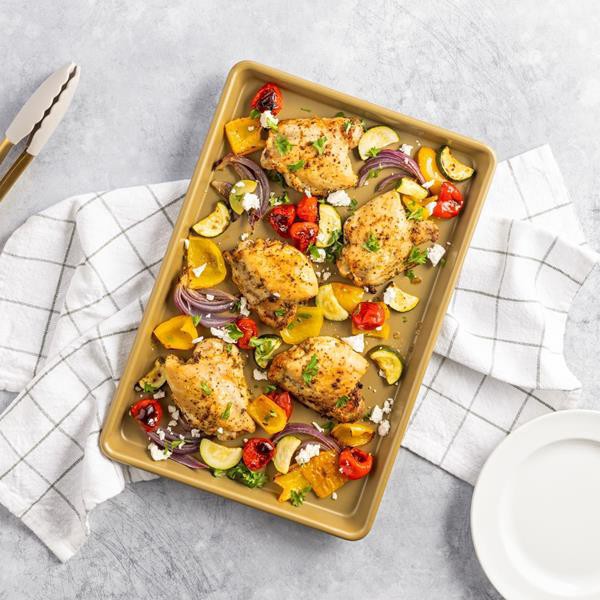 slide 1 of 1, Hy-Vee Seasons Gold Nonstick Jelly Roll Sheet Baking Pan, 1 ct