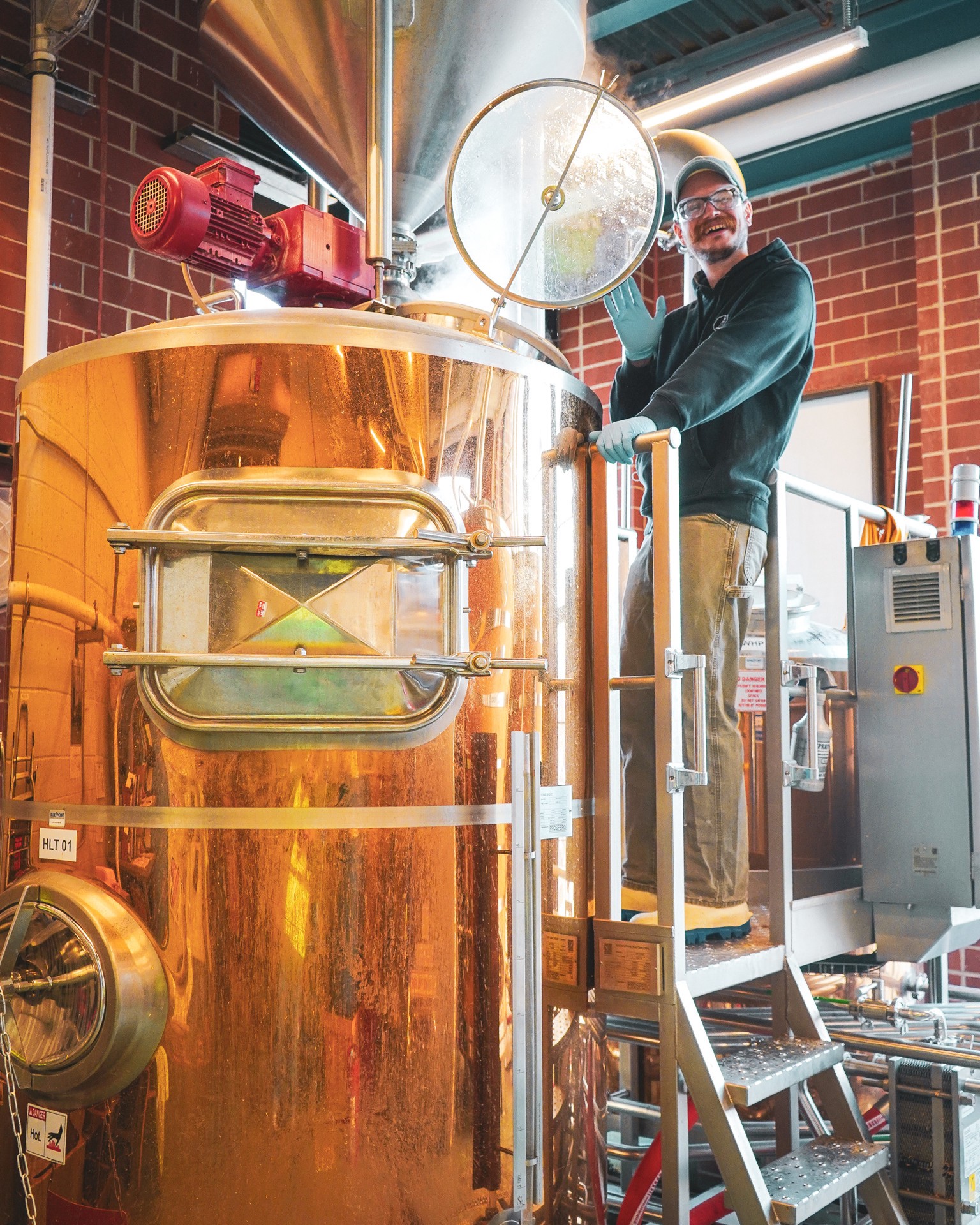 slide 4 of 6, Toasted 25oz Can, 25 fl oz