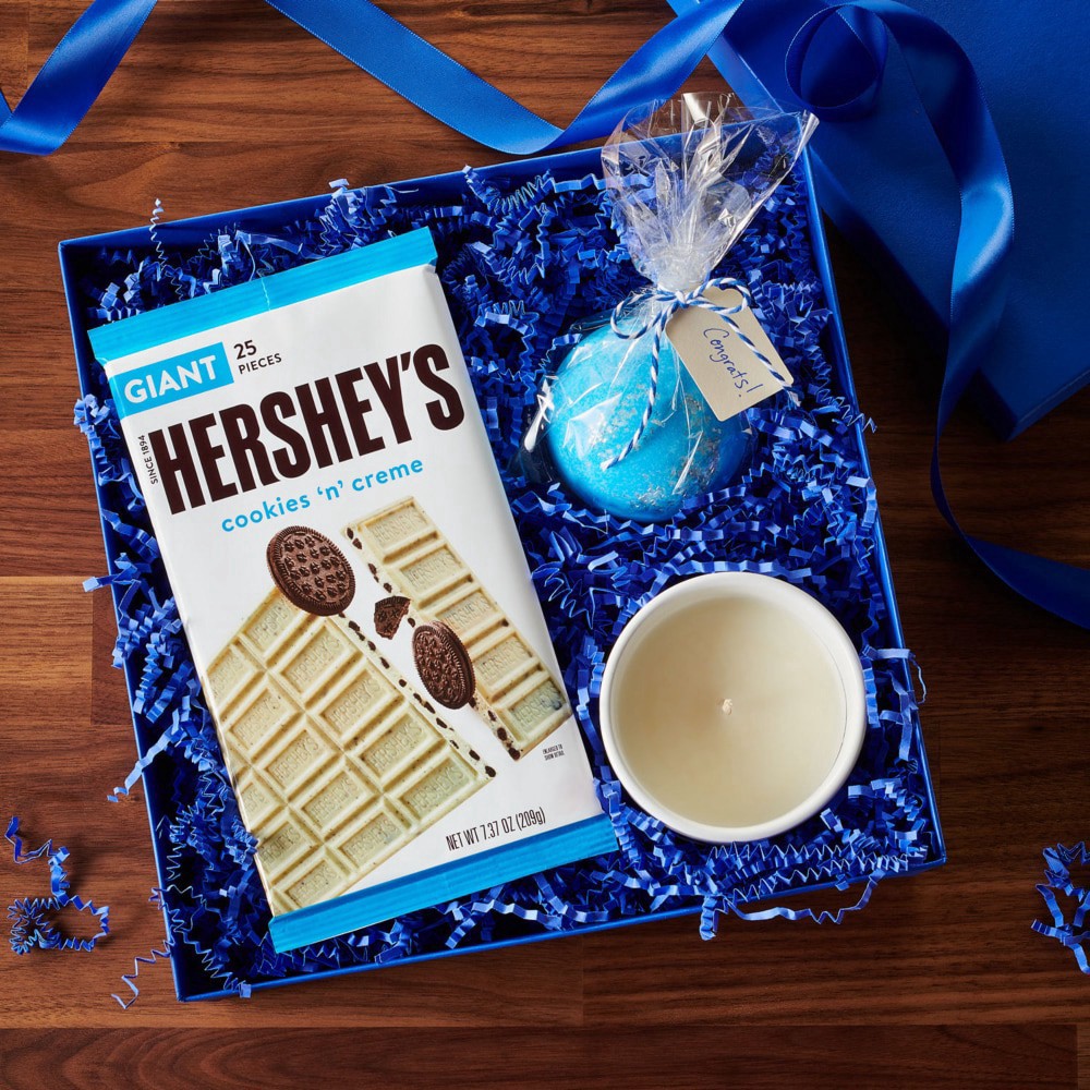 slide 6 of 6, Hershey's Cookies 'n' Creme Candy Bar Giant 25 ea, 7.37 oz