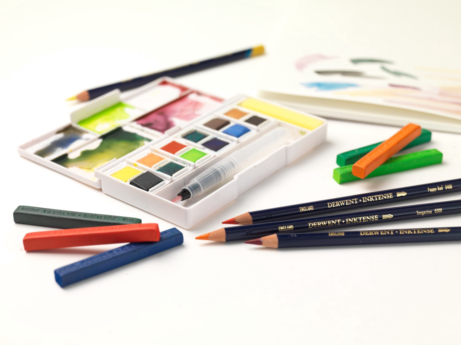 slide 4 of 15, Derwent Inktense Paint Pan Travel Set, 1 ct