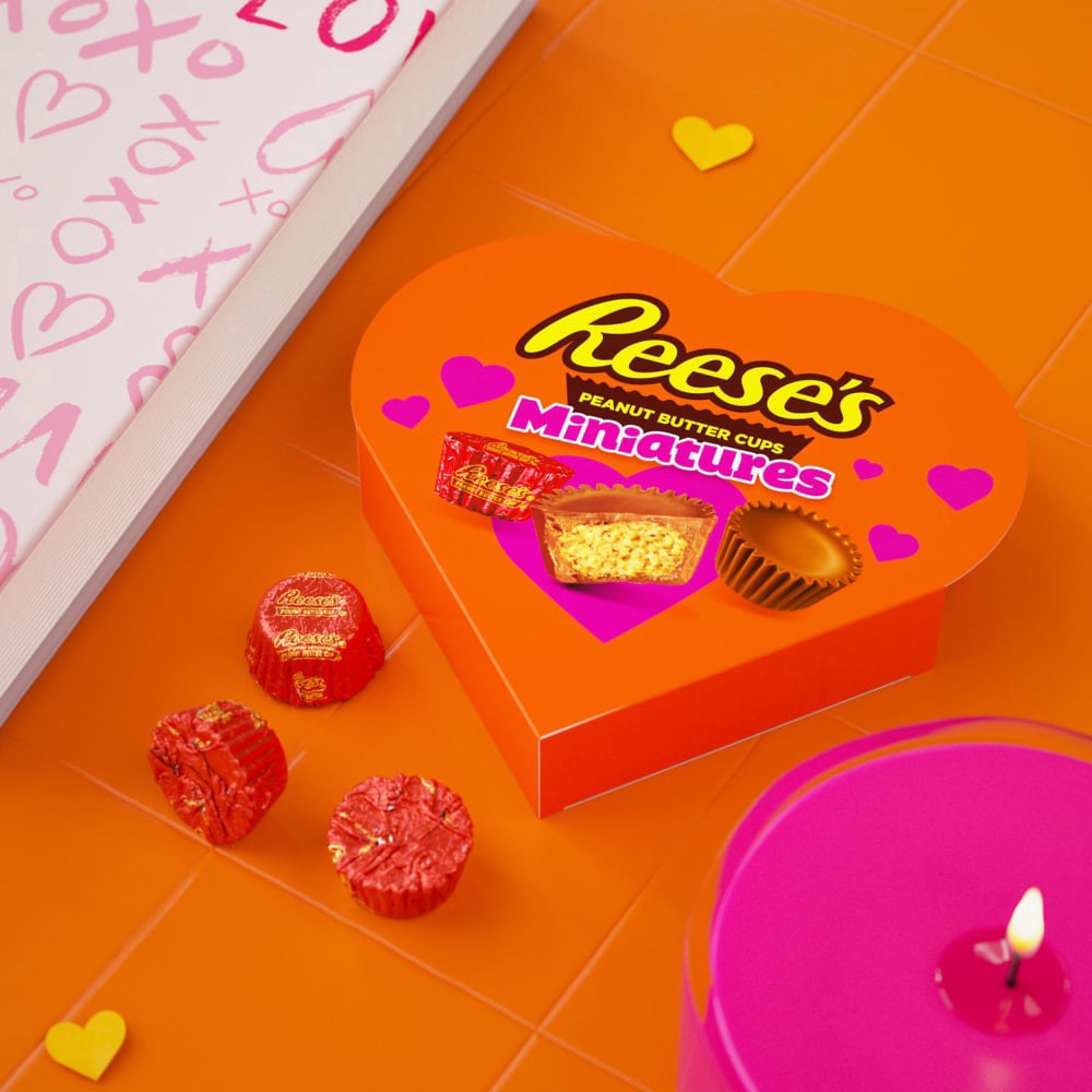 slide 2 of 6, REESE'S Miniatures Milk Chocolate Peanut Butter Cups, Valentine's Candy Gift Box, 3.6 oz, 3.6 oz