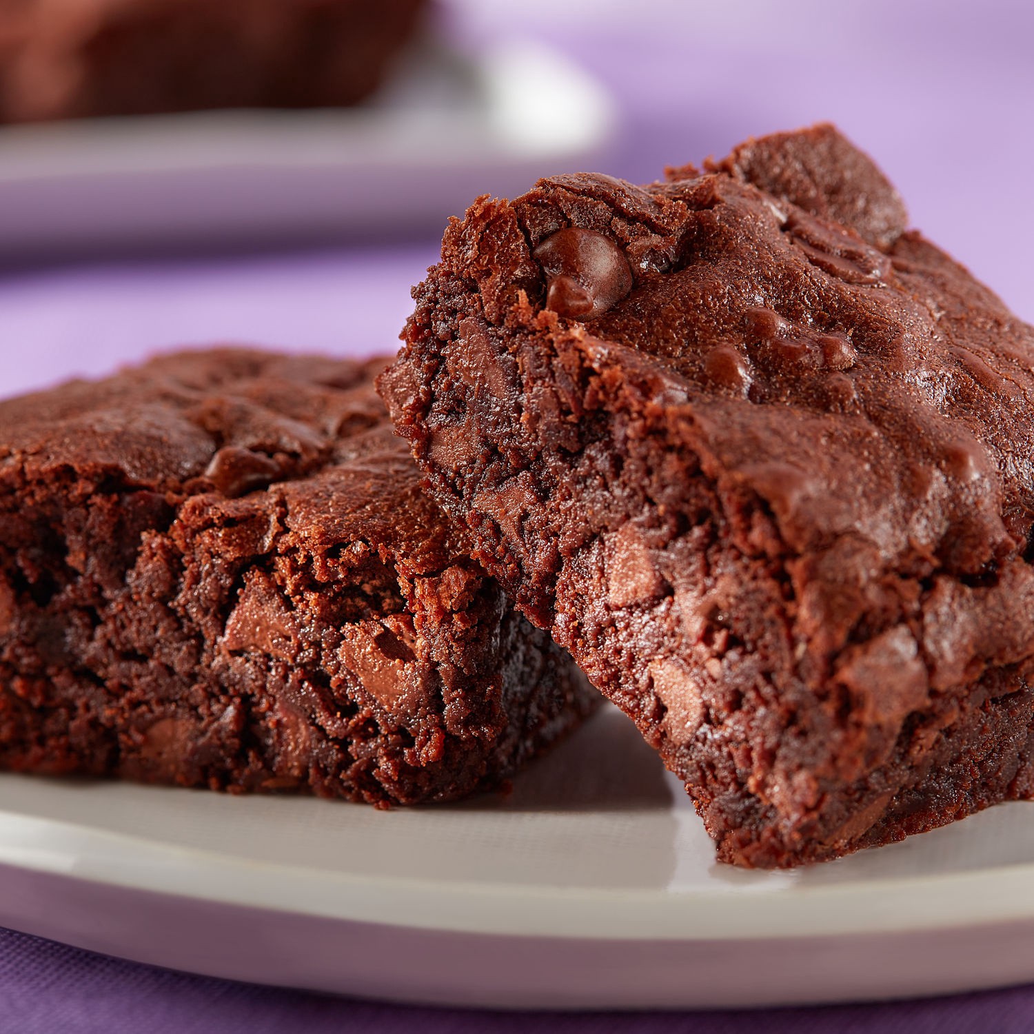 slide 3 of 9, hershey 100 cocoa natr, 23 oz