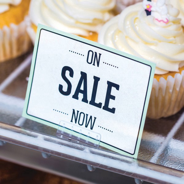 slide 3 of 3, Deflect-O Angled Table-Top Sign Holder, Clear, 10 ct