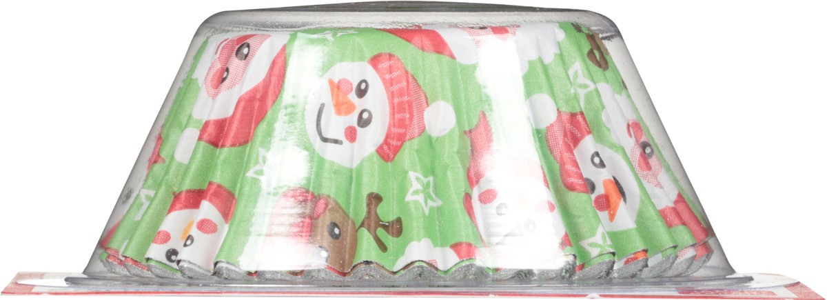 slide 4 of 12, Betty Crocker Christmas Baking Cups, 24 ct