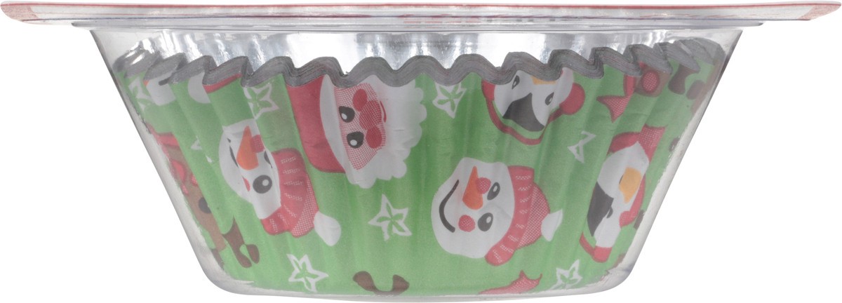 slide 3 of 12, Betty Crocker Christmas Baking Cups, 24 ct