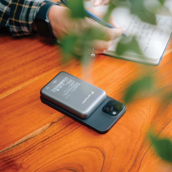 slide 5 of 8, Verbatim Charge 'n' Go Magnetic Wireless Power Bank, Gray, 32249, 1 ct