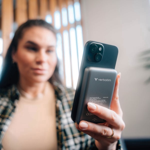 slide 6 of 8, Verbatim Charge 'n' Go Magnetic Wireless Power Bank, Gray, 32249, 1 ct