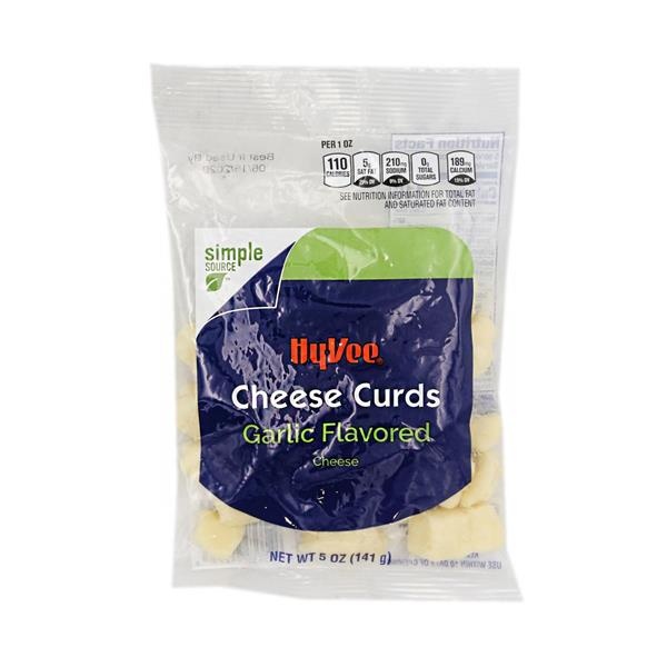 slide 1 of 1, Hy-Vee Garlic Flavored Cheese Curds, 5 oz