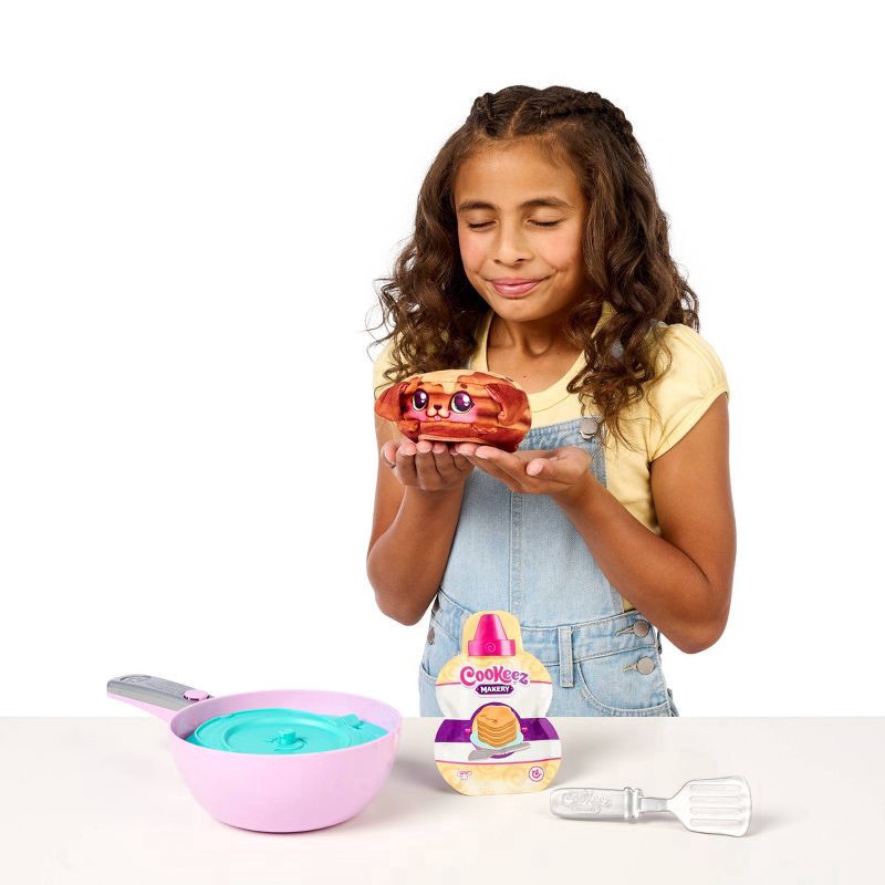 slide 5 of 13, Cookeez Makery Pancake Treatz, 1 ct