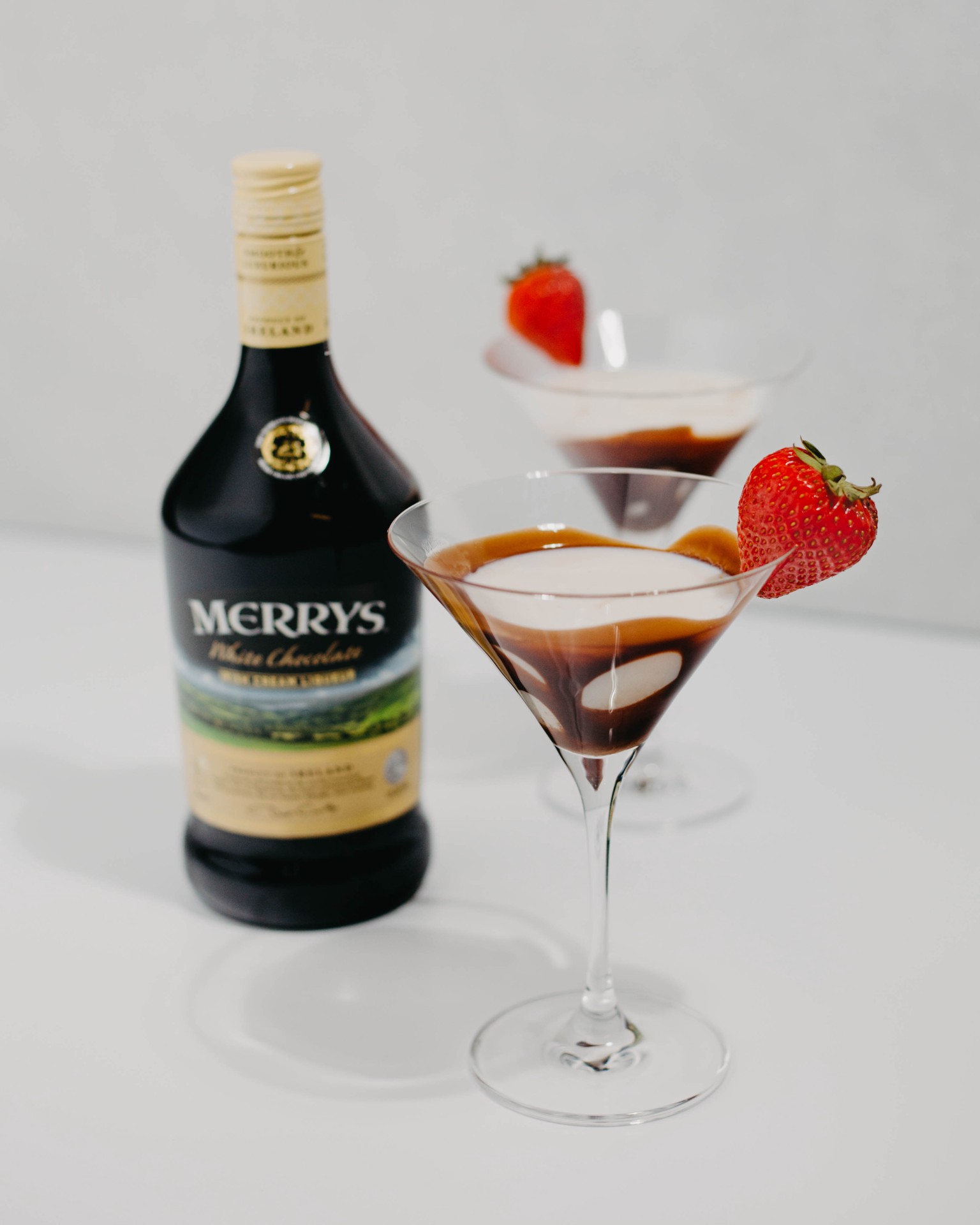 slide 2 of 3, Merrys White Chocolate, 750 ml