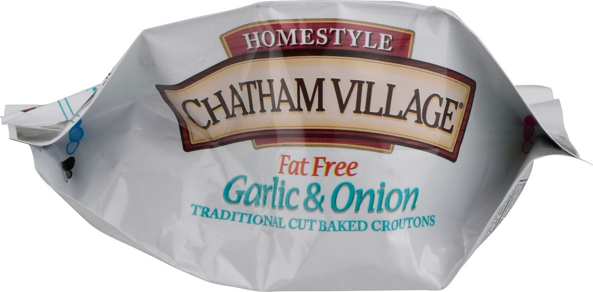 slide 4 of 9, Chatham Village Chattham Village Garlic & Onion Croutons, 5 oz