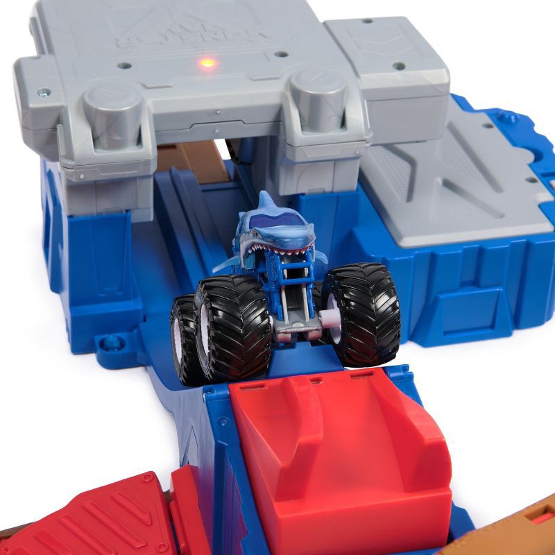 slide 6 of 12, Monster Jam Booster Playset - 1:64 Scale, 1 ct