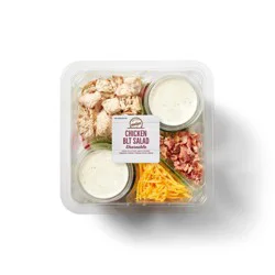 Fresh from Meijer Shareable Chicken BLT Salad