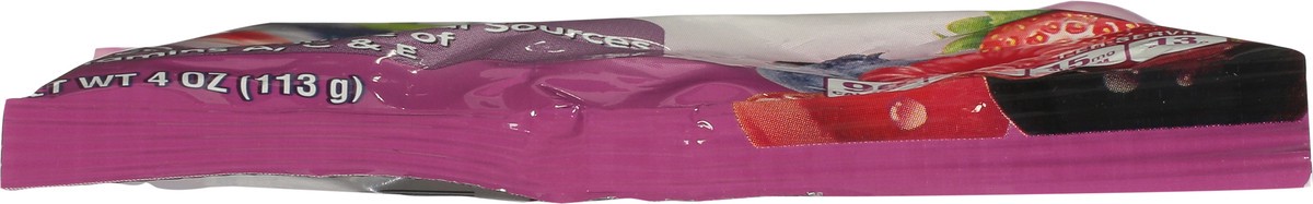 slide 7 of 11, Welch's Juicefuls Berry Blast Fruit Snacks 4oz Peg Bag, 4 oz