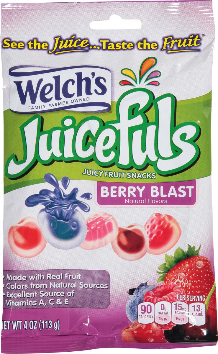 slide 4 of 11, Welch's Juicefuls Berry Blast Fruit Snacks 4oz Peg Bag, 4 oz