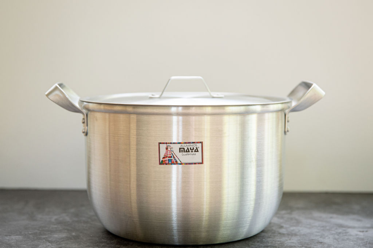 slide 1 of 1, Cusina Maya Stock Pot with Lid 10.5", 10.5 in