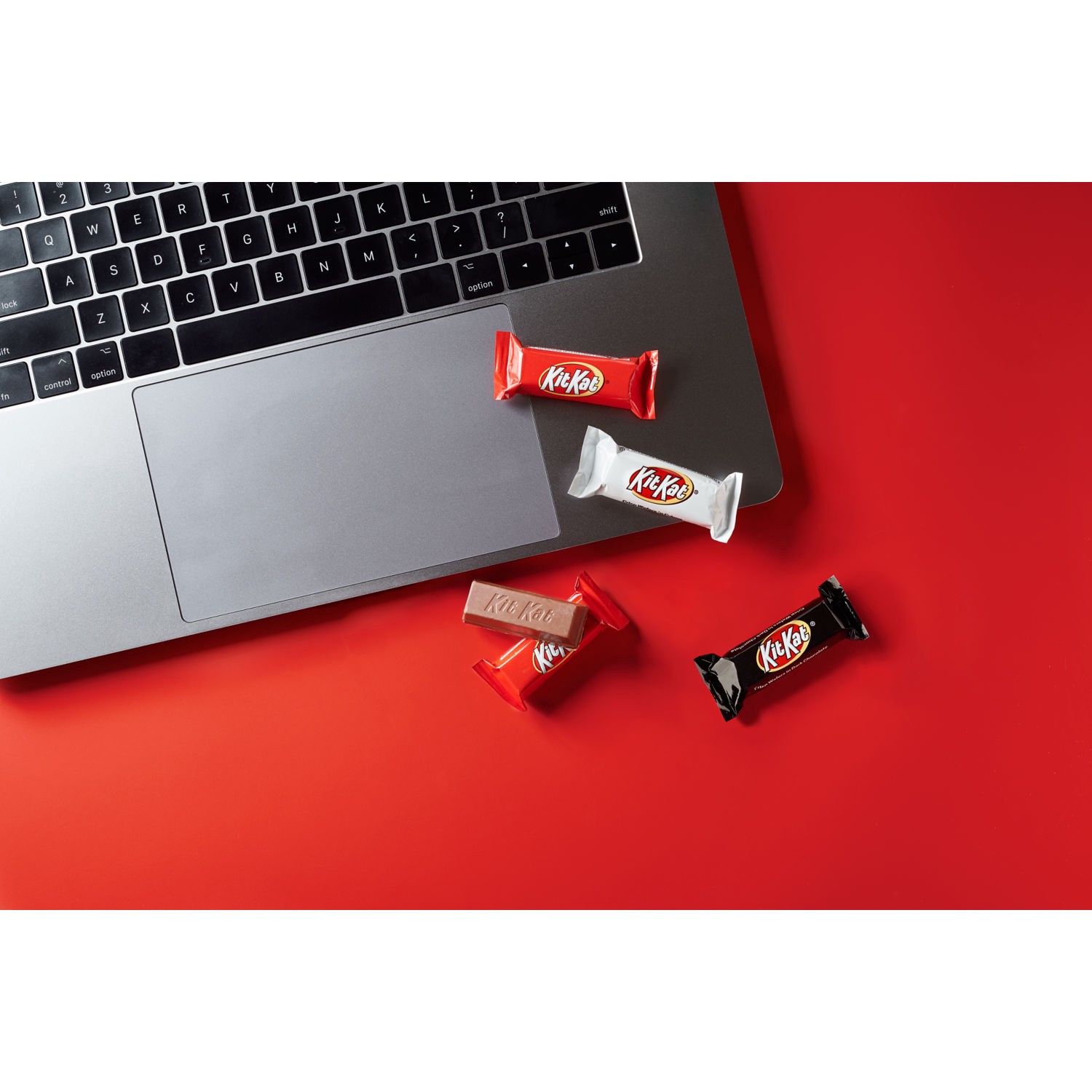 slide 5 of 7, Kit Kat Assorted Candy Bars Bag, 32.1 oz