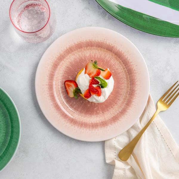 slide 1 of 1, Hy-Vee Seasons Reactive Dessert Plate In Pink, 1 ct