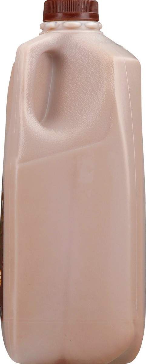 slide 3 of 12, Oakhurst 1% Lowfat Chocolate Milk Half Gallon, 1/2 gal