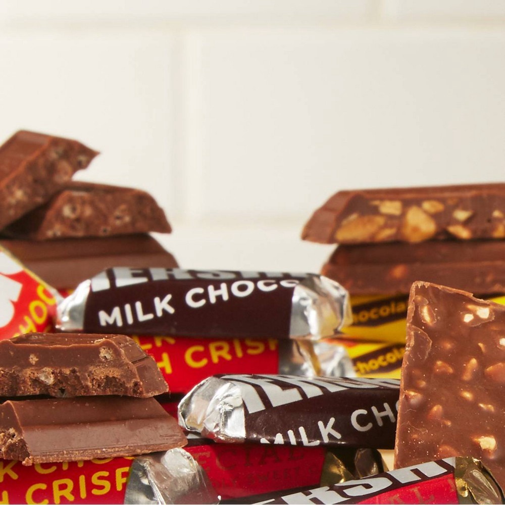 slide 4 of 4, Hershey's Minis Family Size, 17.6 oz