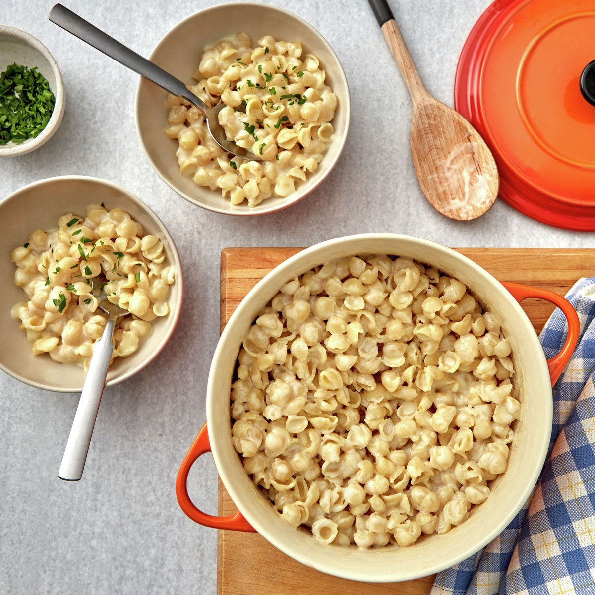 slide 35 of 108, Annie's Shells and White Cheddar, Made with Organic Pasta and Real Cheese, 6 oz, 6 oz